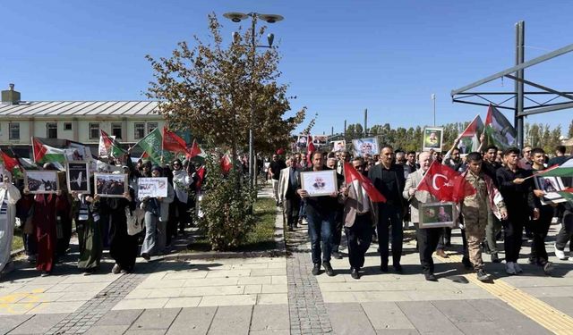 Van"da üniversite öğrencilerinden Gazze"ye destek yürüyüşü