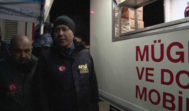 Bakan Yerlikaya, deprem bölgesinde incelemelerde bulundu