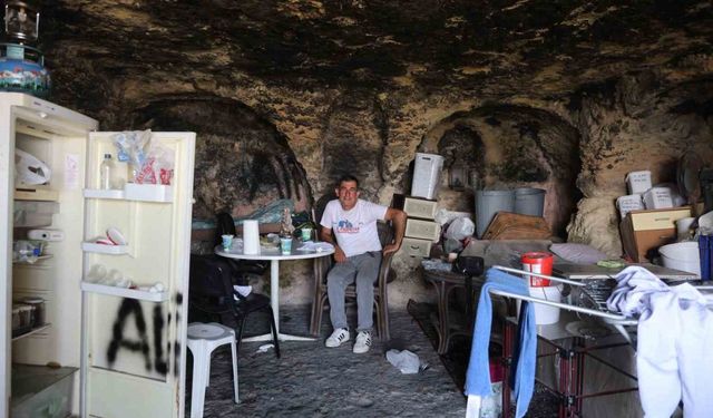Depremden sonra huzuru mağarada bulmuştu, şimdi çok sevdiği mağarasını boşaltacak olmanın hüznünü yaşıyor