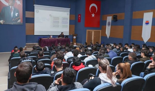 Gençler için ‘Güvenli Gelecek’ seminerleri