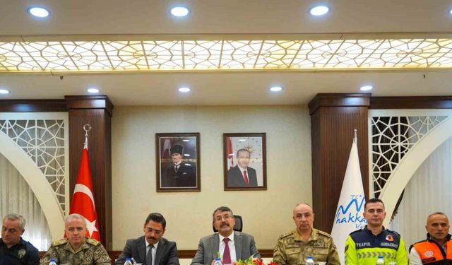 Hakkari Valisi Çelik trafik güvenliği toplantısına katıldı