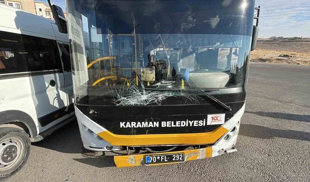 Halk otobüsü ile okul servisi çarpıştı: 2 yaralı