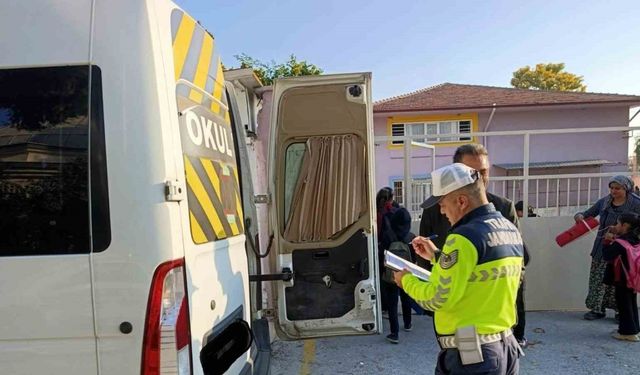 Söke ve Sultanhisar’da okul servislerine jandarma denetimi