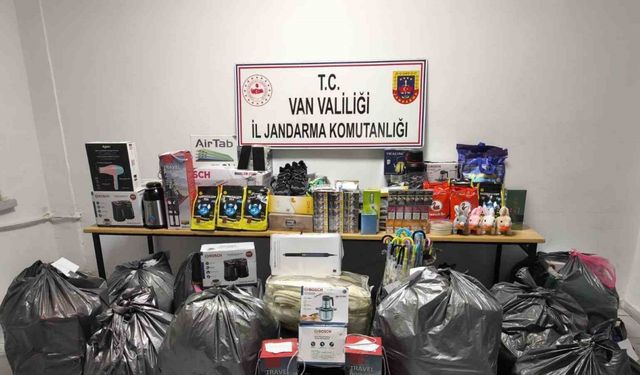 Van’da gümrük kaçağı malzeme ele geçirildi