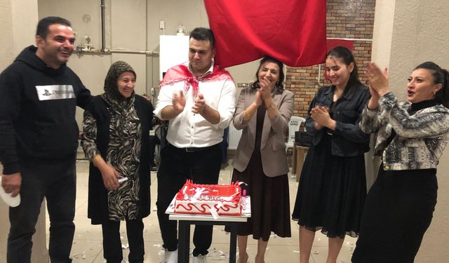 Iğdır’da Duygusal Uğurlama: Askere Gidecek Serdar Buğra Karasakal’ın Eline Asker Kınası Yakıldı