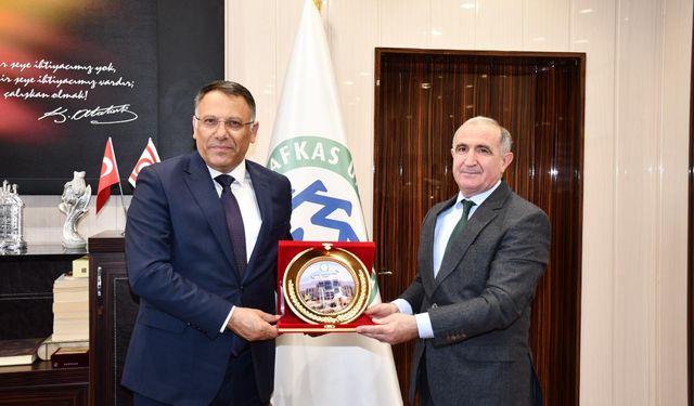 IĞDIR ÜNİVERSİTESİ’NDEN KAFKAS ÜNİVERSİTESİ’NE İŞ BİRLİĞİ ZİYARETİ