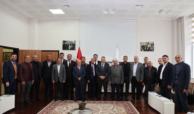 Iğdır'daki Muhtarlardan Rektör Gürel'e Hayırlı Olsun Ziyareti