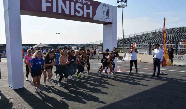 Ata’ya Saygı Yol Koşusu rekor katılımla gerçekleştirildi