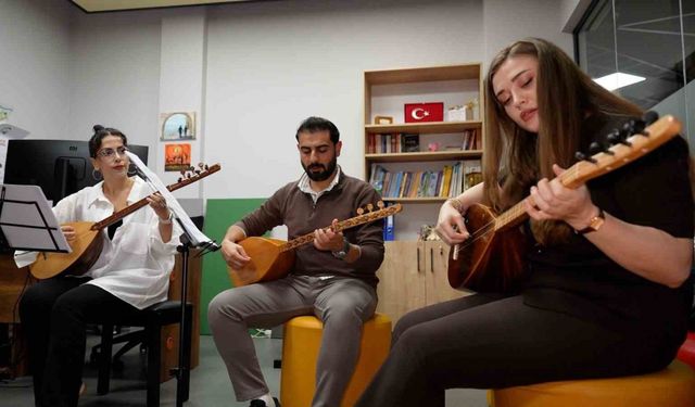Başiskele’de her yaşa ücretsiz bağlama eğitimi