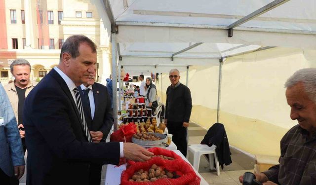 Büyükçekmece’de "Üreticiden Tüketiciye Kışa Merhaba Pazarı" açıldı