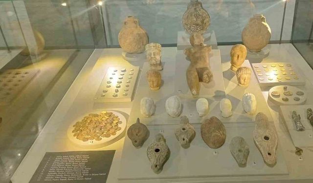 Denizli’de Tarihi eser kaçakçılığına dikkat çeken sergi ziyaretçilerini ağırlıyor