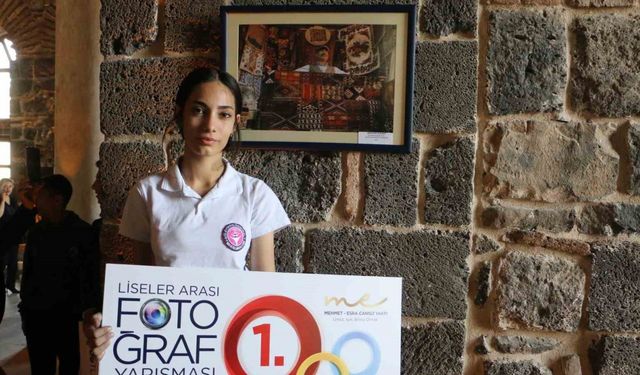 Diyarbakır’da sanatla buluşan genç yetenekler ödüllerini aldı