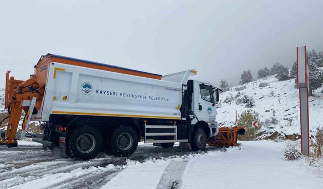 Kar yağdı, ekipler sahaya indi