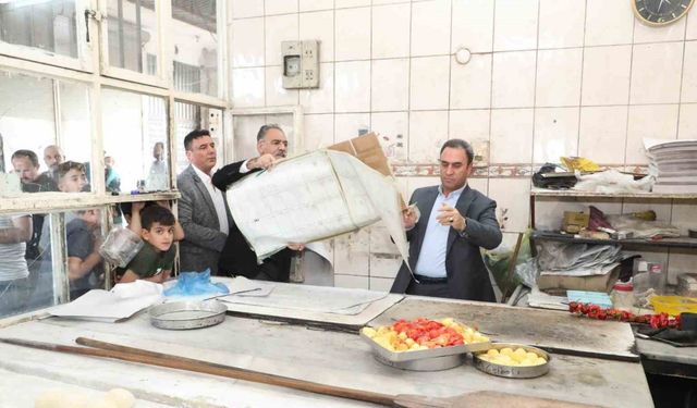 Mehmet Kuş, bir fırının zimem defterini satın aldı