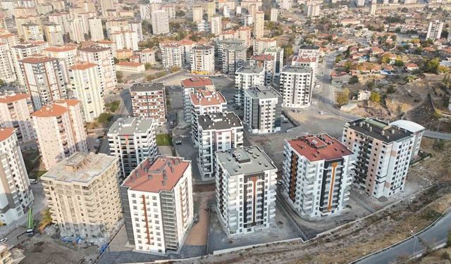 Melikgazi Belediyesi 21 aileyi daha kolay ödeme imkanı ile ev sahibi yapacak