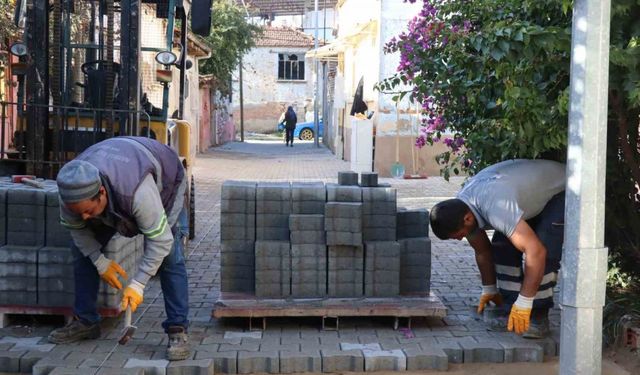 Nazilli Belediyesi Çapahasan’da yolları yeniliyor