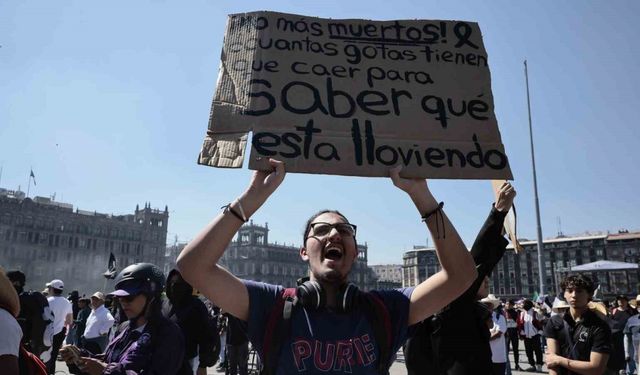 Protesto: 100’ü polis 120 yaralı