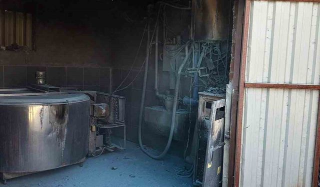 Sakarya’da ahırda yangın: 400 bin liralık zarar meydana geldi