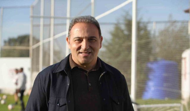 Samsunspor Futbol Direktörü Çapa: "Beşiktaş ile aramızdaki puan farkını açmak istiyoruz"