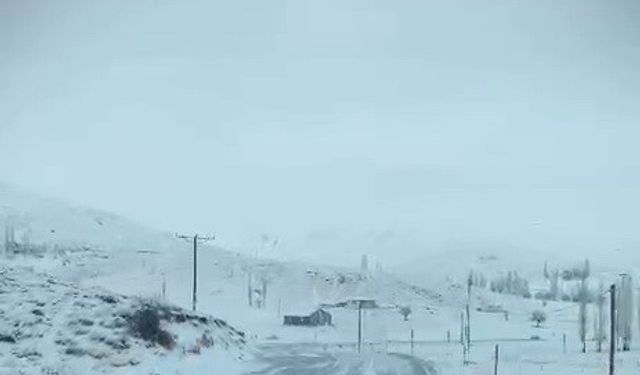 Sincik-Malatya yolunda kar yağışı etkili oluyor