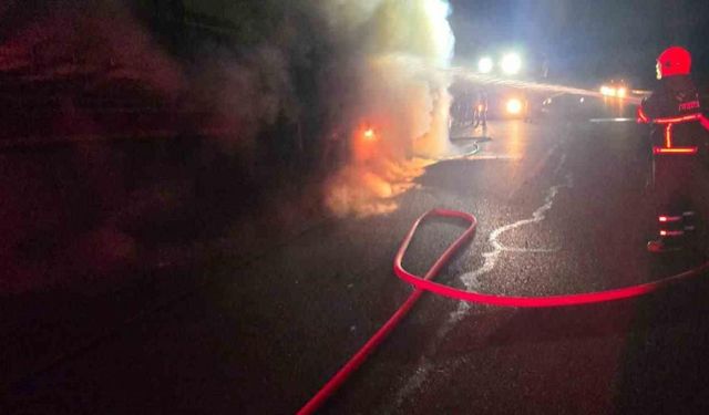 Tır alev alev yandı