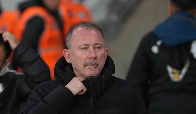 Trendyol Süper Lig: Fatih Karagümrük: 0 - Beşiktaş: 0 (Maç devam ediyor)