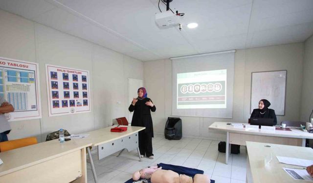 Yol ve bakım personeline ilk yardım eğitimi