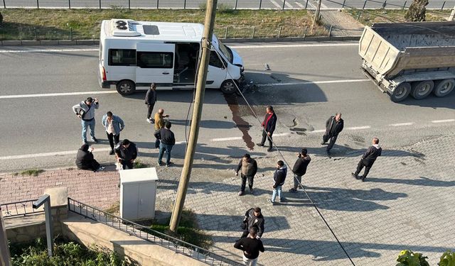 Iğdır’da Polisleri Taşıyan Minibüs Kaza Yaptı
