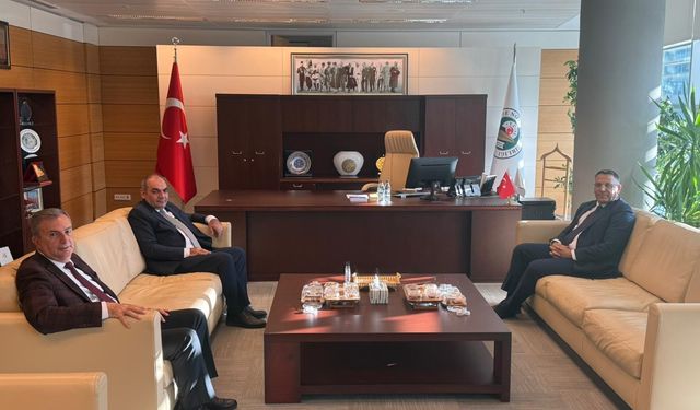 Rektör Gürel’den Noterler Birliği Başkanı Arat'a Ziyaret