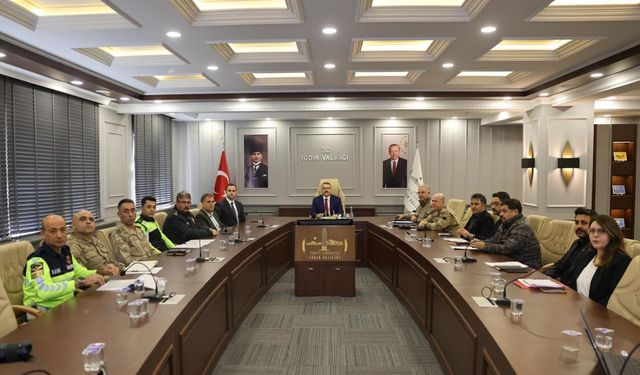 IĞDIR’DA TRAFİK GÜVENLİĞİNDE ‘TABELA’ NEŞTERİ!