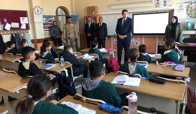 Kaymakam Fatih Erdoğan’dan Taşburun Ortaokulu’na Ziyaret