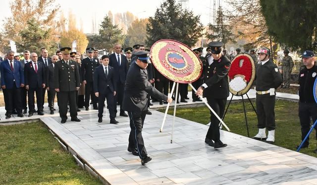 Kurtuluş Bayramında Şehitlere Kur’an Okundu