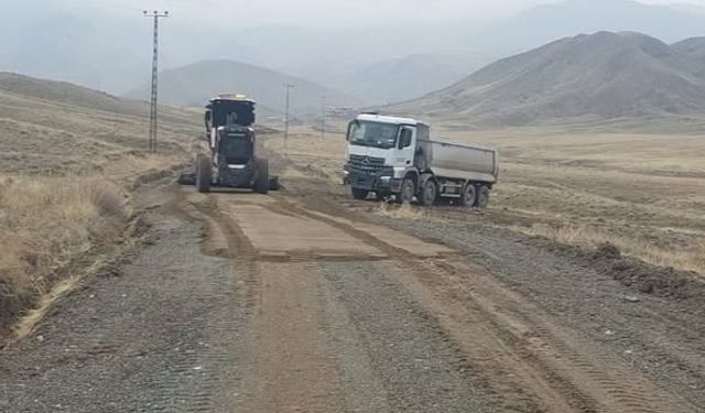 Iğdır Köy Yollarında Çalışmalar Hız Kesmiyor: Yağmur Bozulan Yollara Anında Müdahale