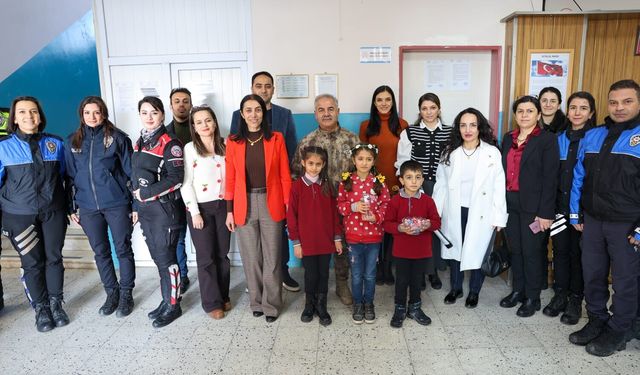 Iğdır’da Gönülleri Isıtan Ziyaret: Minik Kalplerden Emniyet Müdürü’ne Anlamlı Jest