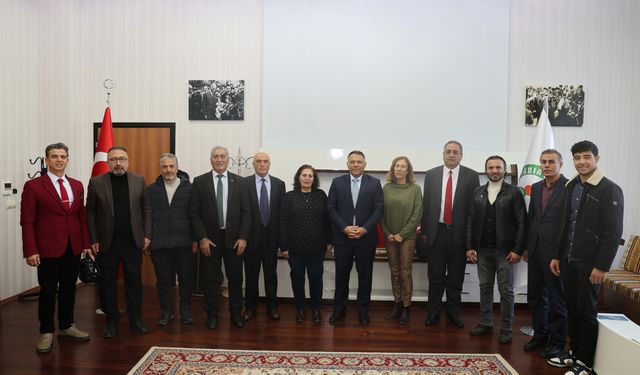 Dağcılık ve Bisiklet Kulübü Ekibinden Rektör Gürel’e Ziyaret