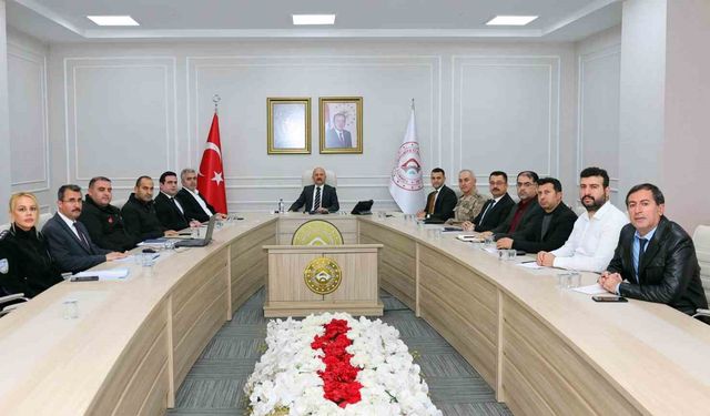 Ağır ve orta hasarlı yapıların yıkım süreci konuşuldu