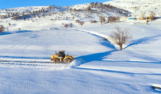 Bir günde 333 köy yolu ulaşıma açıldı