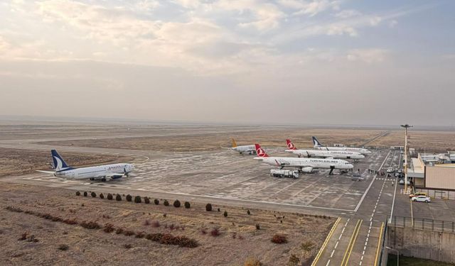 Iğdır Şehit Bülent Aydın Havalimanı’nda Kasım Ayında 33 Bin 400 Yolcuya Hizmet Verildi