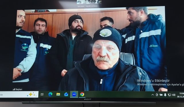 Iğdır Belediye Başkanı Mehmet Nuri Güneş, Tele konferans sistemiyle basın açıklaması gerçekleştirdi.