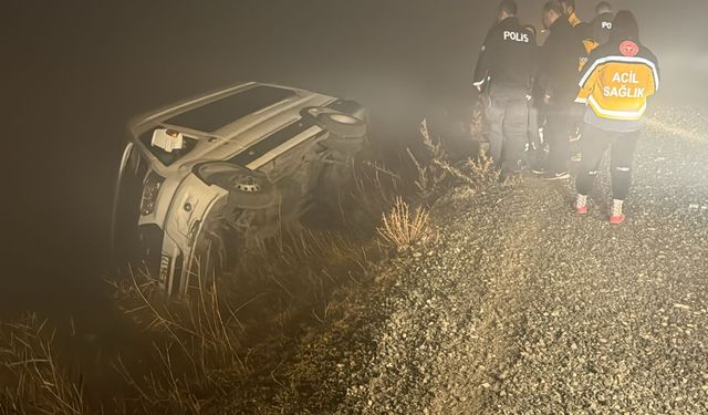 SON DAKİKA: IĞDIR'DA YOĞUN SİS KAZAYA NEDEN OLDU! İKİ ARAÇ KANALA UÇTU