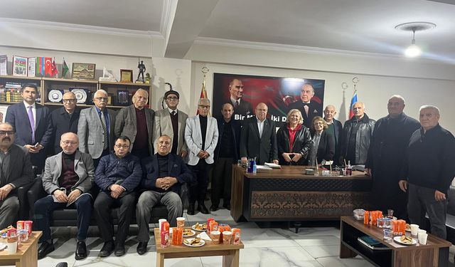 Birlik ve Kardeşlik Sofrası: Eski Vali'den Iğdır Azerbaycan Evi'ne Anlamlı Ziyaret