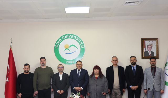 Rektör Gürel’den “Dünyanın En Etkili Bilim İnsanları” Listesine Giren Akademisyenlere Başarı Belgesi