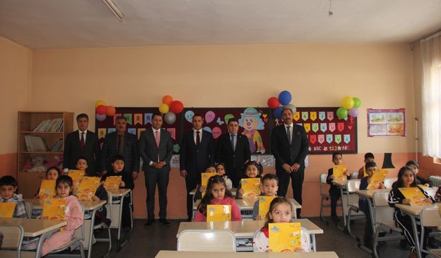 Iğdır’da 47 Bin Öğrenci İçin Tatil Zili Çaldı: Karneler Vali Yardımcısından