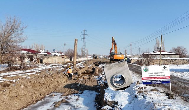 Iğdır’da Belediyesi İki Mahallede Kanalizasyon Hattı Yenileniyor