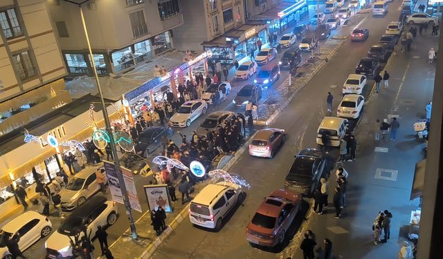 Iğdır’da Sarı-Lacivert Gece: Vali Yolu "Şampiyon" Sesleriyle İnledi!