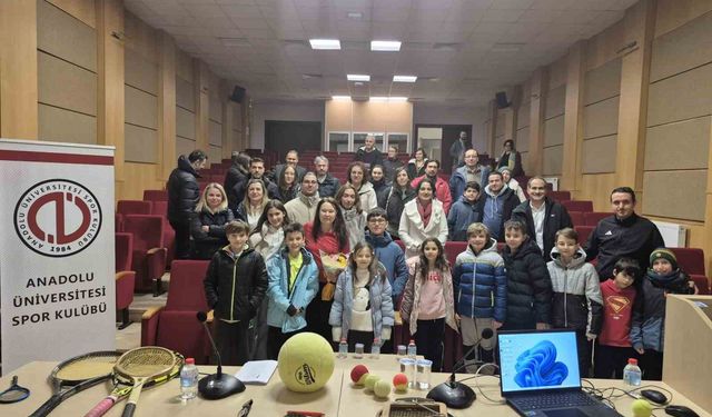 Anadolu Üniversitesi'nden tenisçilere tam destek