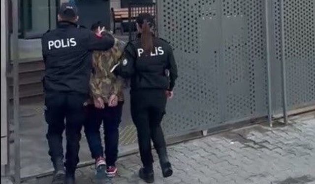 Hem dolandırıcı hem kart faresi: 16 ilden kaçtı, Konak'ta yakalandı