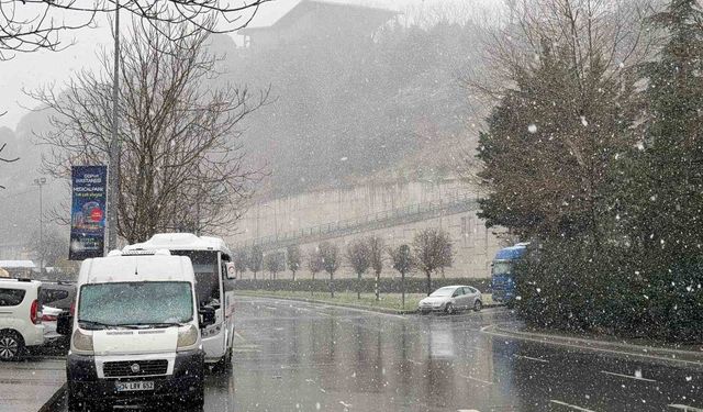 Kar yağışı aralıklarla etkisini sürdürüyor