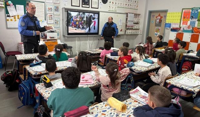 Kütahya İl Emniyet Müdürlüğü'nden öğrencilere bilgilendirme eğitimi