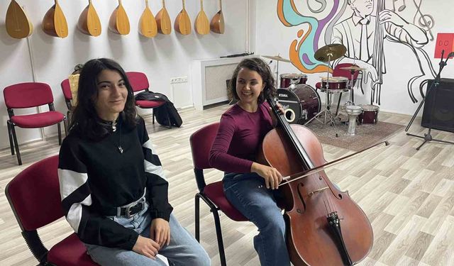 Menteşe'de gençler sanatla buluşuyor